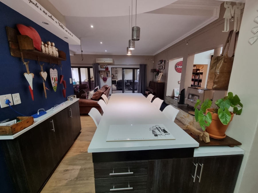 5 Bedroom Property for Sale in Eureka Free State